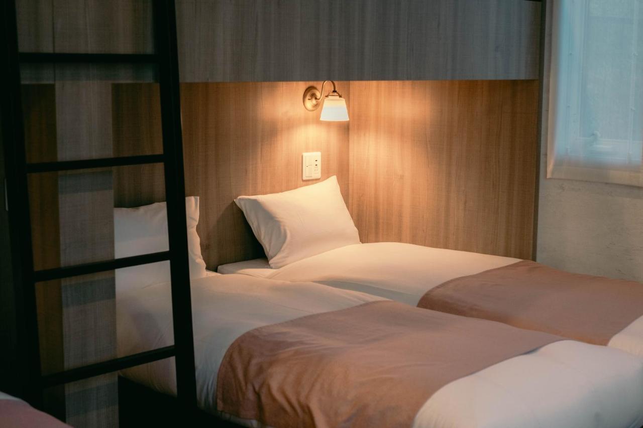 7 Rooms Hotel & Cafe Tōkyō Extérieur photo