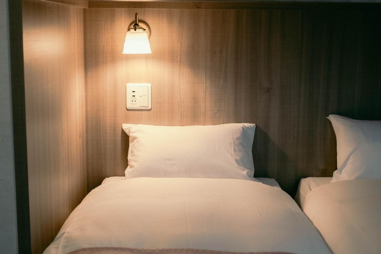 7 Rooms Hotel & Cafe Tōkyō Extérieur photo
