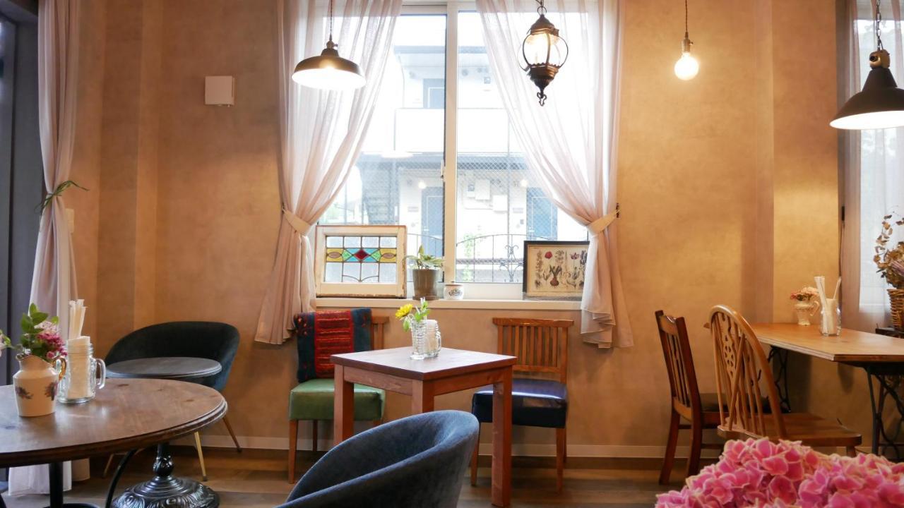 7 Rooms Hotel & Cafe Tōkyō Extérieur photo