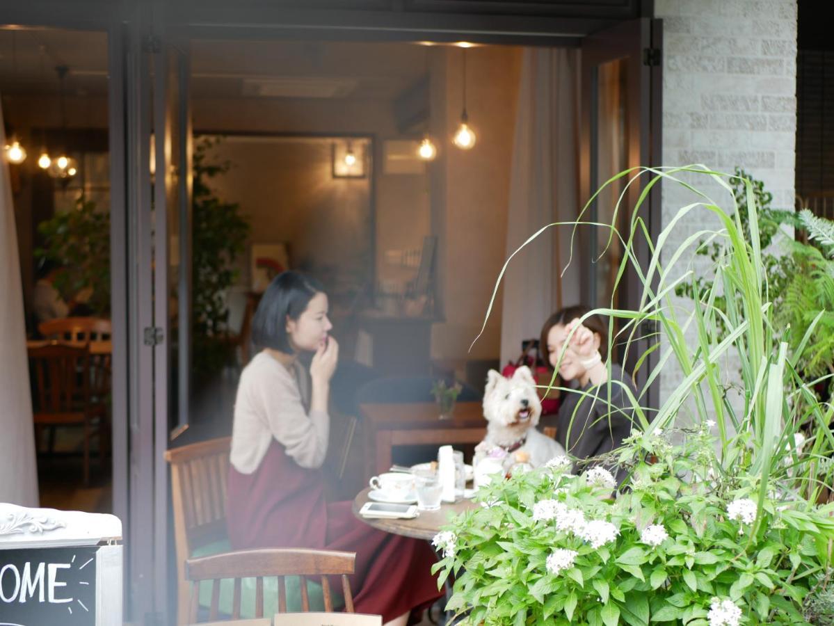 7 Rooms Hotel & Cafe Tōkyō Extérieur photo