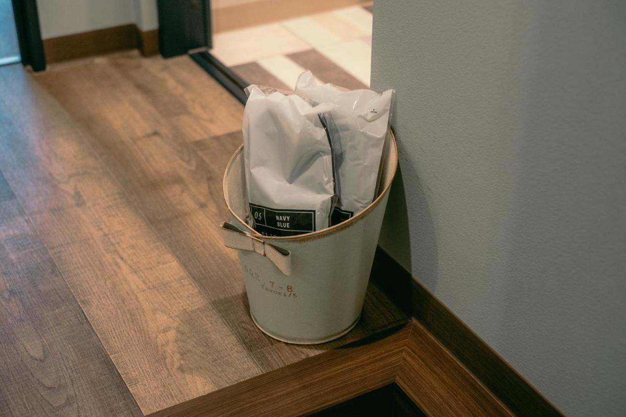 7 Rooms Hotel & Cafe Tōkyō Extérieur photo