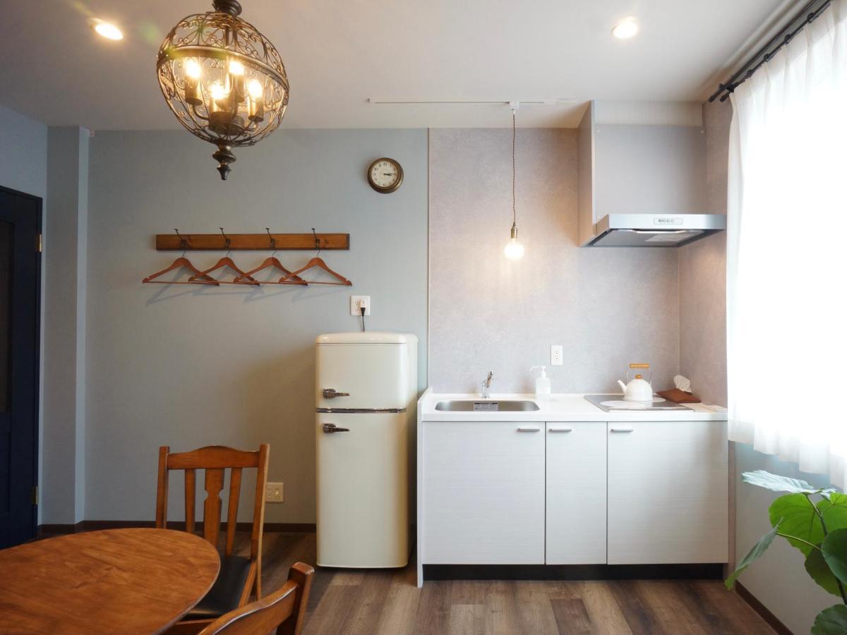 7 Rooms Hotel & Cafe Tōkyō Extérieur photo