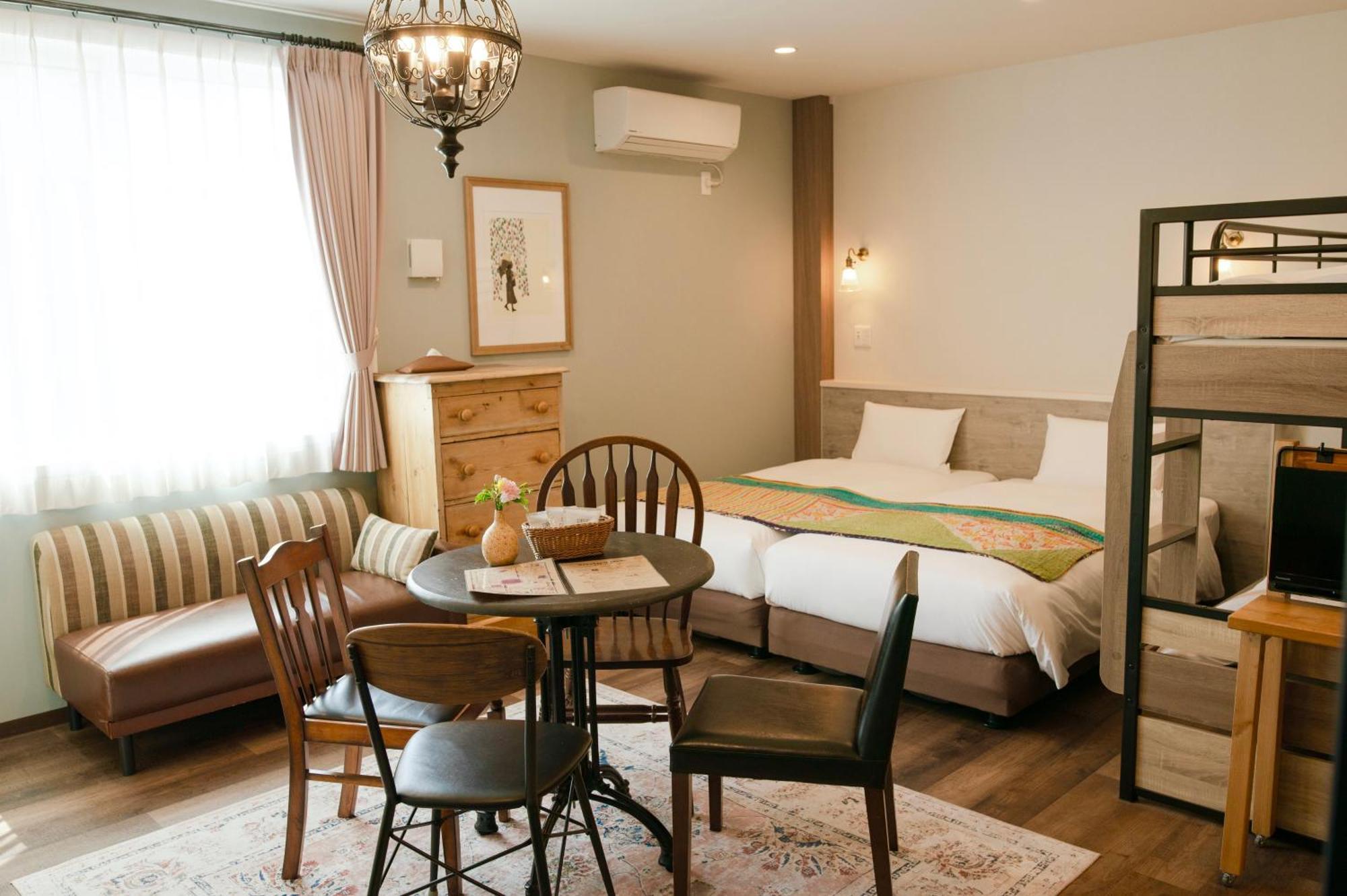 7 Rooms Hotel & Cafe Tōkyō Extérieur photo