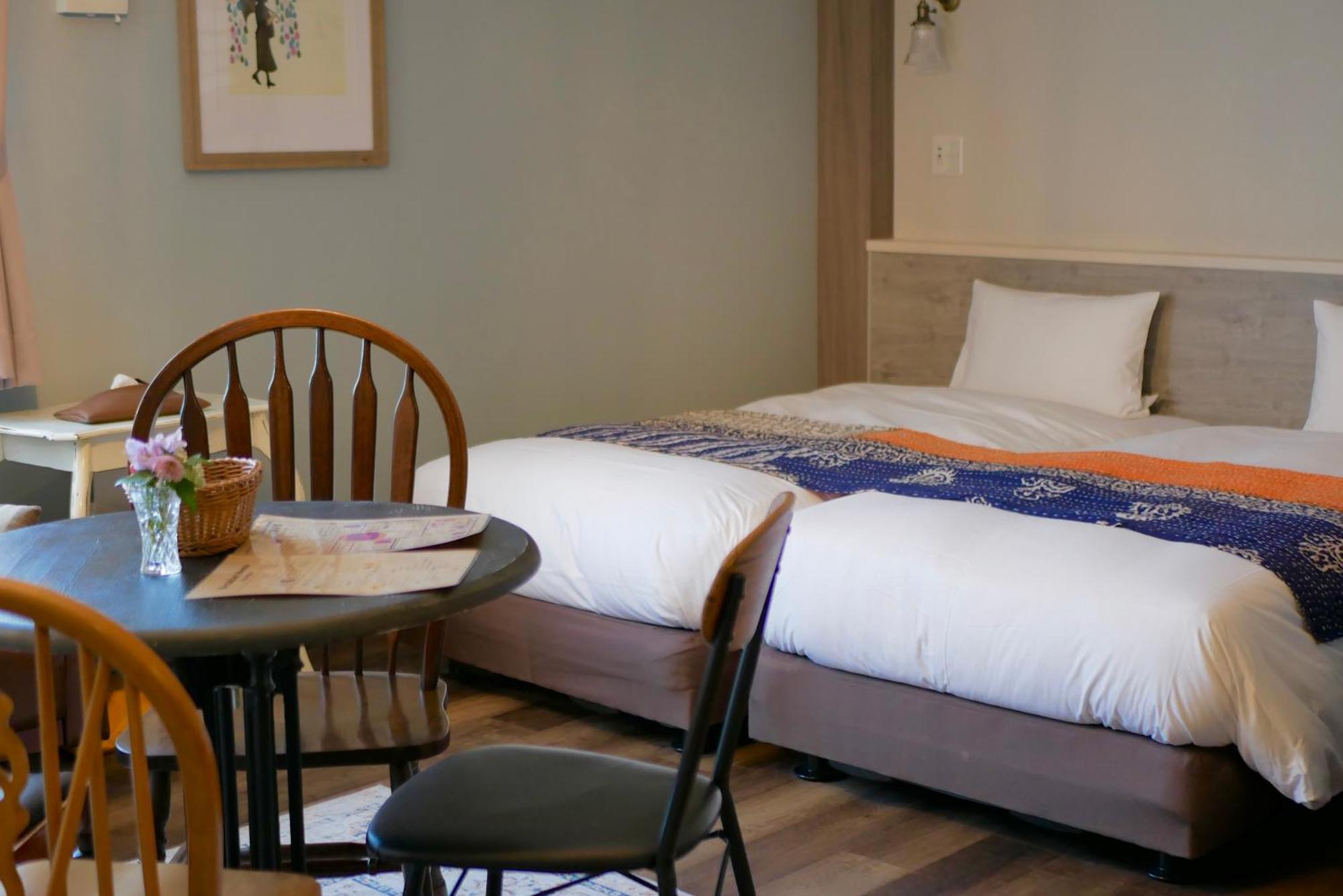 7 Rooms Hotel & Cafe Tōkyō Extérieur photo